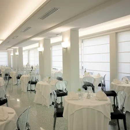 Отель Imperial 4*